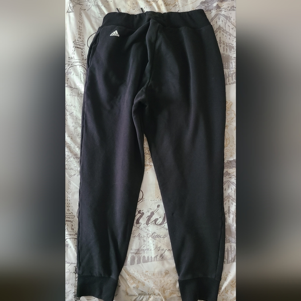 Adidas sweatpants size M